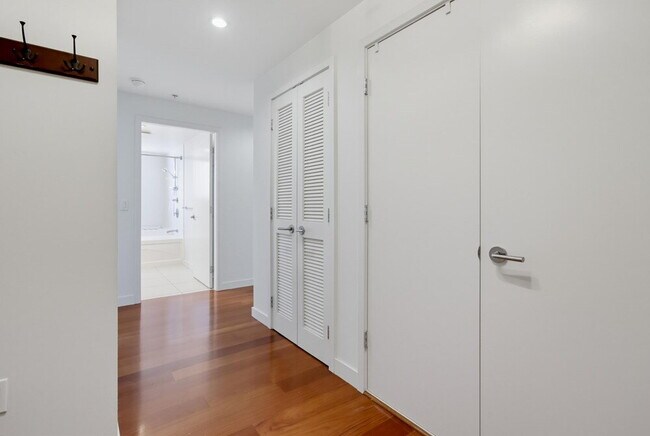 Building Photo - Skyline Views & Sophisticated Corner Living at Aria in Cortez Hill