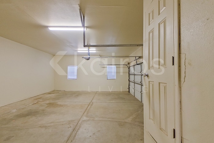 Building Photo - 6807 Lost Canyon Dr