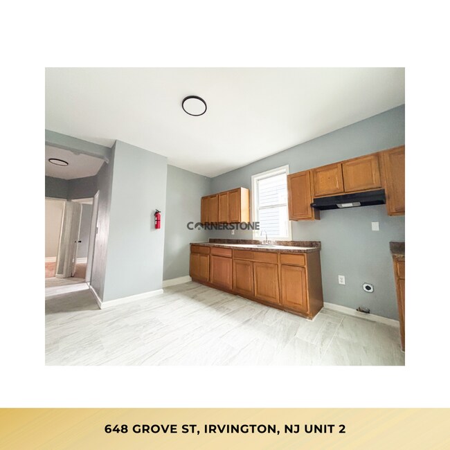 Building Photo - 648 Grove St