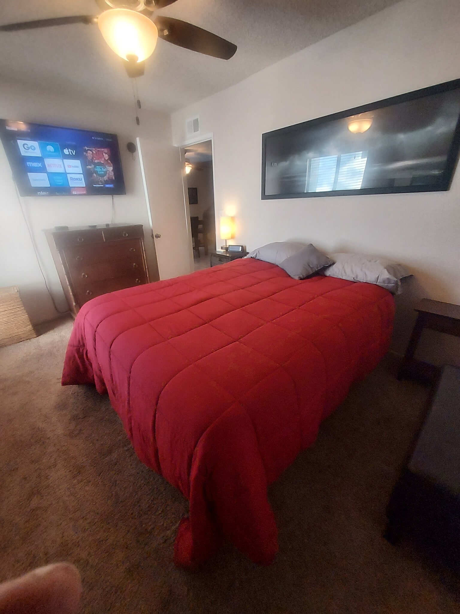 Private Guest Room - 2100 W Palmyra Ave