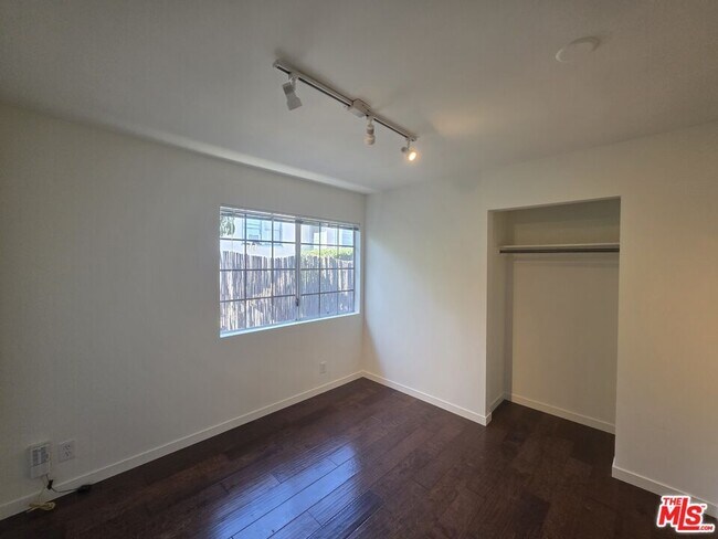 Building Photo - 2241 Branden St