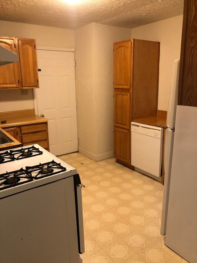 Building Photo - 1213 N Washington St