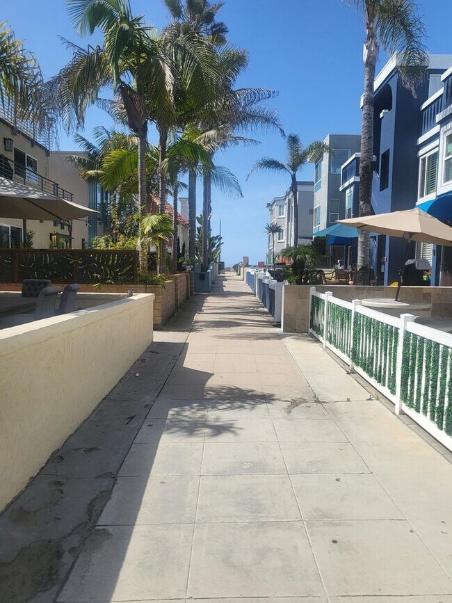 Building Photo - NEWLY REMODELED Mission Beach 1Bed 1 Bath ...