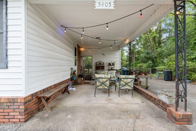 Building Photo - 5405 Autumn Dr