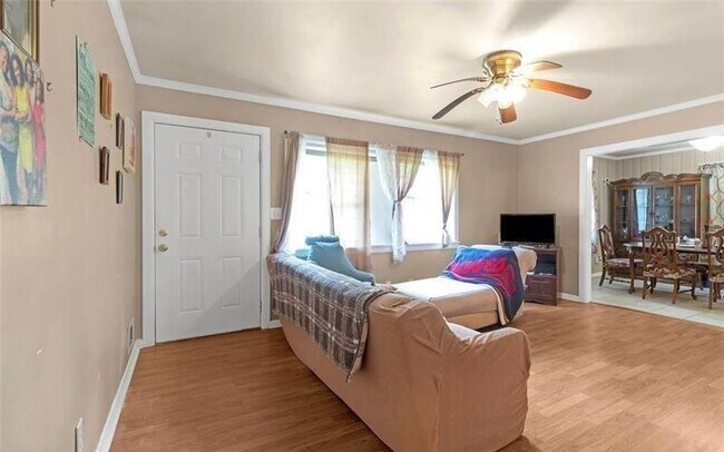 Building Photo - 306 Laney Rd