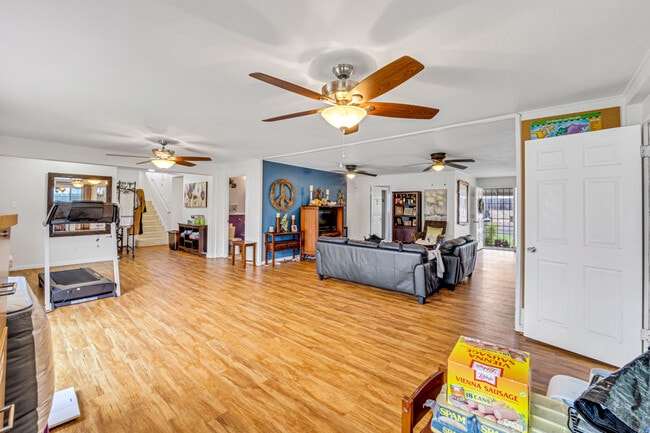 Building Photo - 142 Maluniu Ave