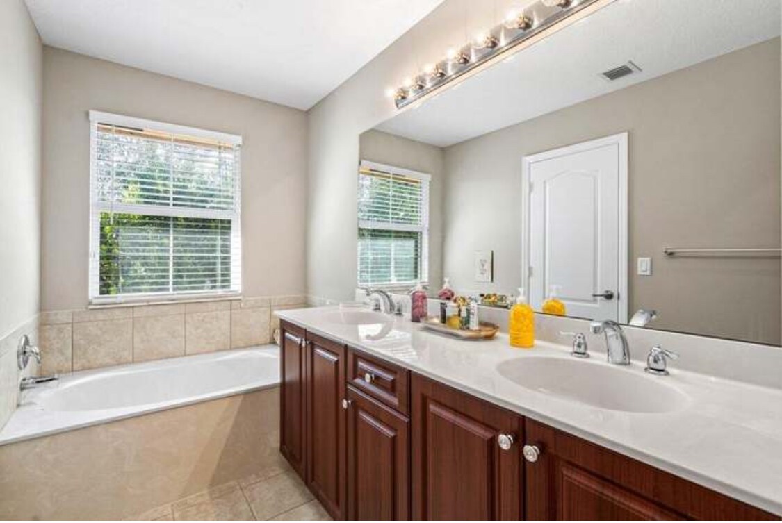 Building Photo - 5979 Monterra Club Dr