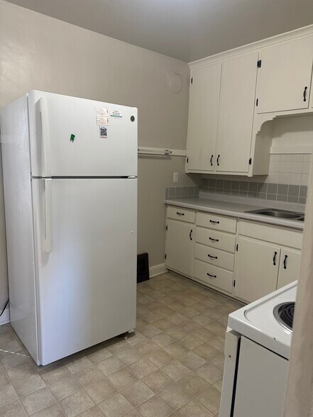 Building Photo - 1914 Garfield Ave