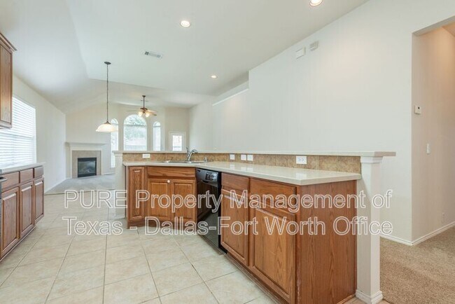 Building Photo - 8232 Livingston Ln