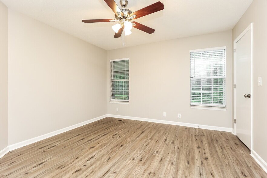 Building Photo - 129 Agee Cir E