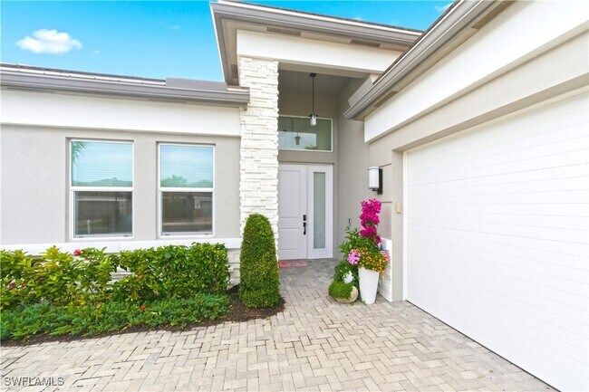 Building Photo - 11899 Gardenia Ave