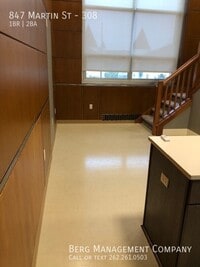 Building Photo - 847 Martin St