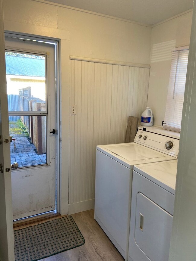 Building Photo - 1 Bedroom 1 Bathroom Cozy Unit in Everett!