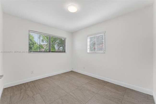 Building Photo - 680 W 50th Pl