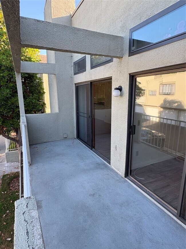 Building Photo - 17641 Sergio Cir