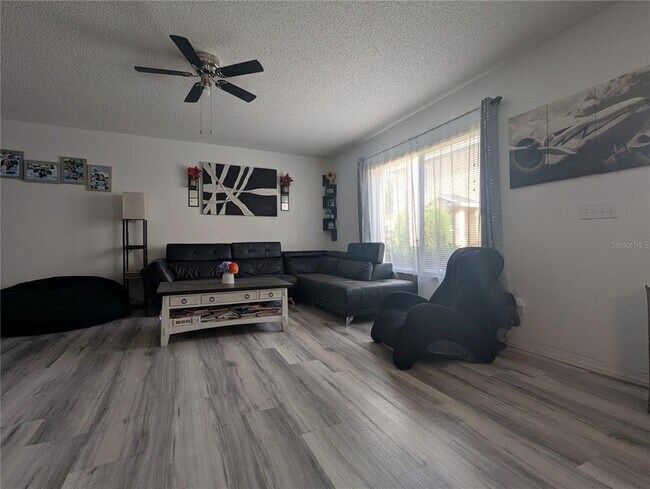 Building Photo - 10740 Keys Gate Dr