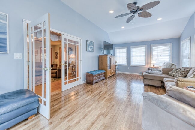 Building Photo - 51 Devaux Rd