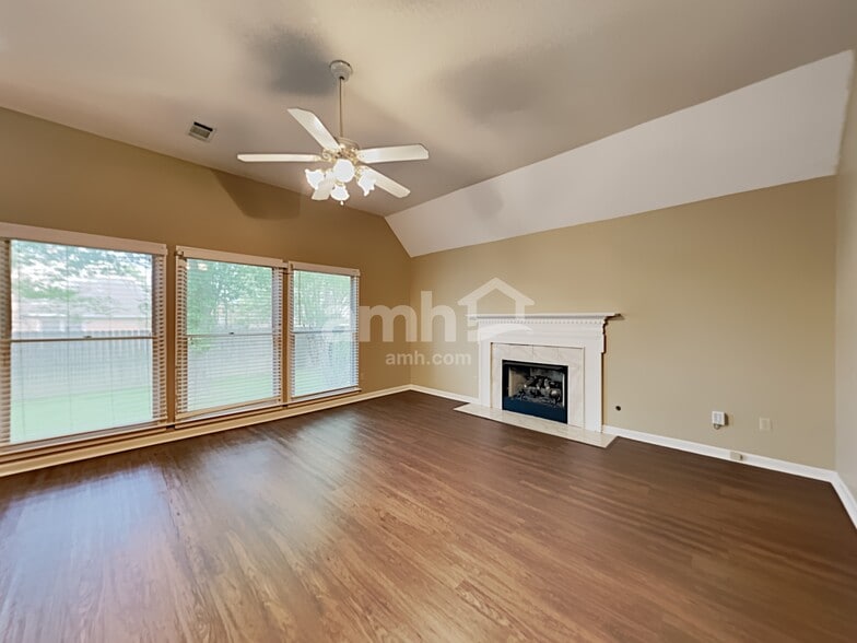 Building Photo - 1226 Sweetie Dr