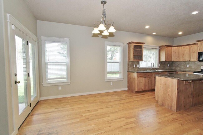 Building Photo - 5256 W McMurtrey St