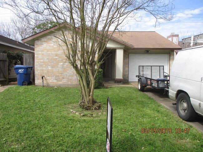 Building Photo - 6333 Northway Dr