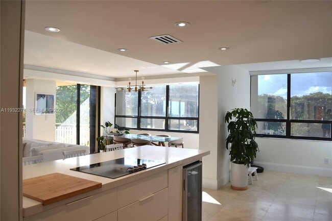 Building Photo - 11113 Biscayne Blvd