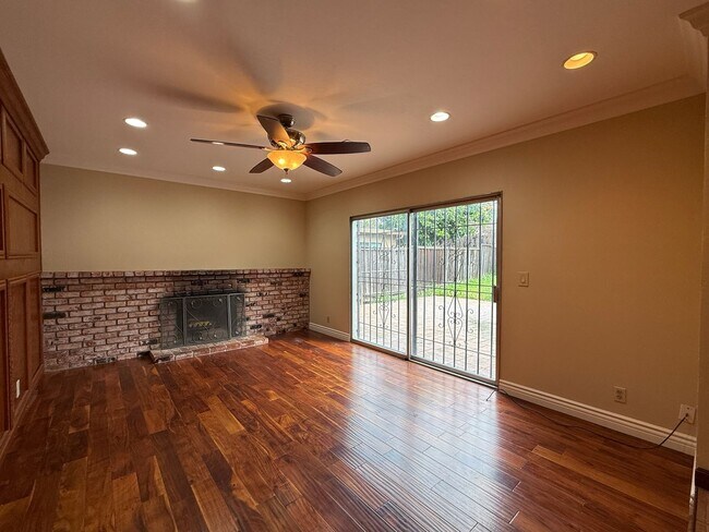 Building Photo - Cozy 3 Bedroom 2 Bath home located conveniently in San Jose