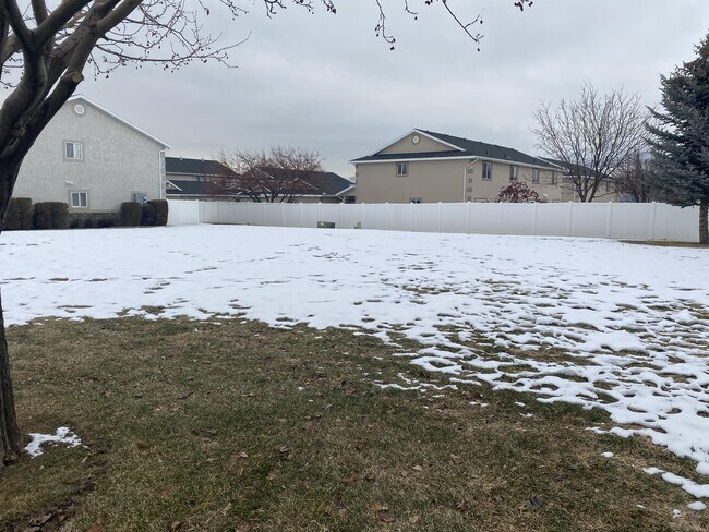 Building Photo - 2355 N 275 E
