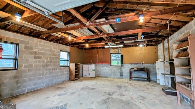 Building Photo - 5030 Strickland Rd