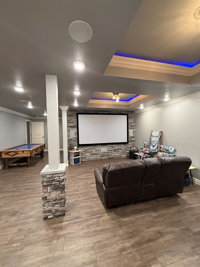 Building Photo - Custom 5 BR / 3 Car Garage, Home theater, ...