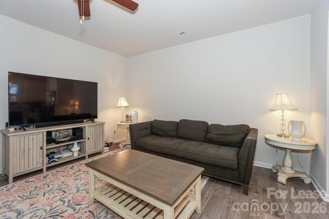 Building Photo - 3800 Yorkshire Pl