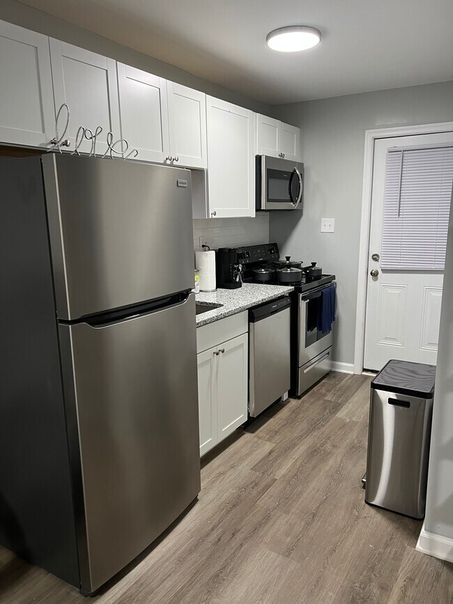 Building Photo - 1719 Blair St