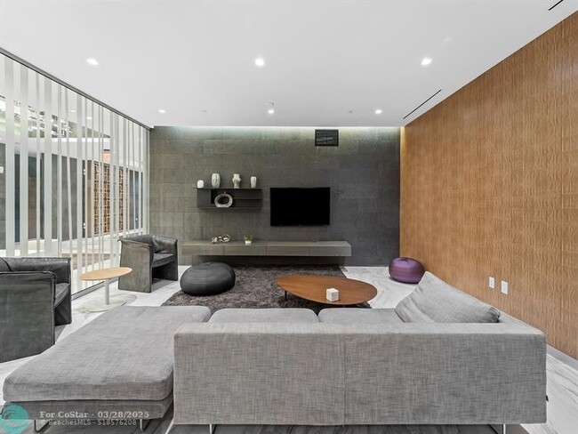 Building Photo - 400 Sunny Isles Blvd