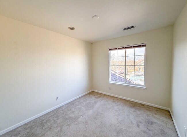 Building Photo - 5731 E 127th Pl