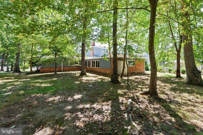 Building Photo - 3538 Devon Dr