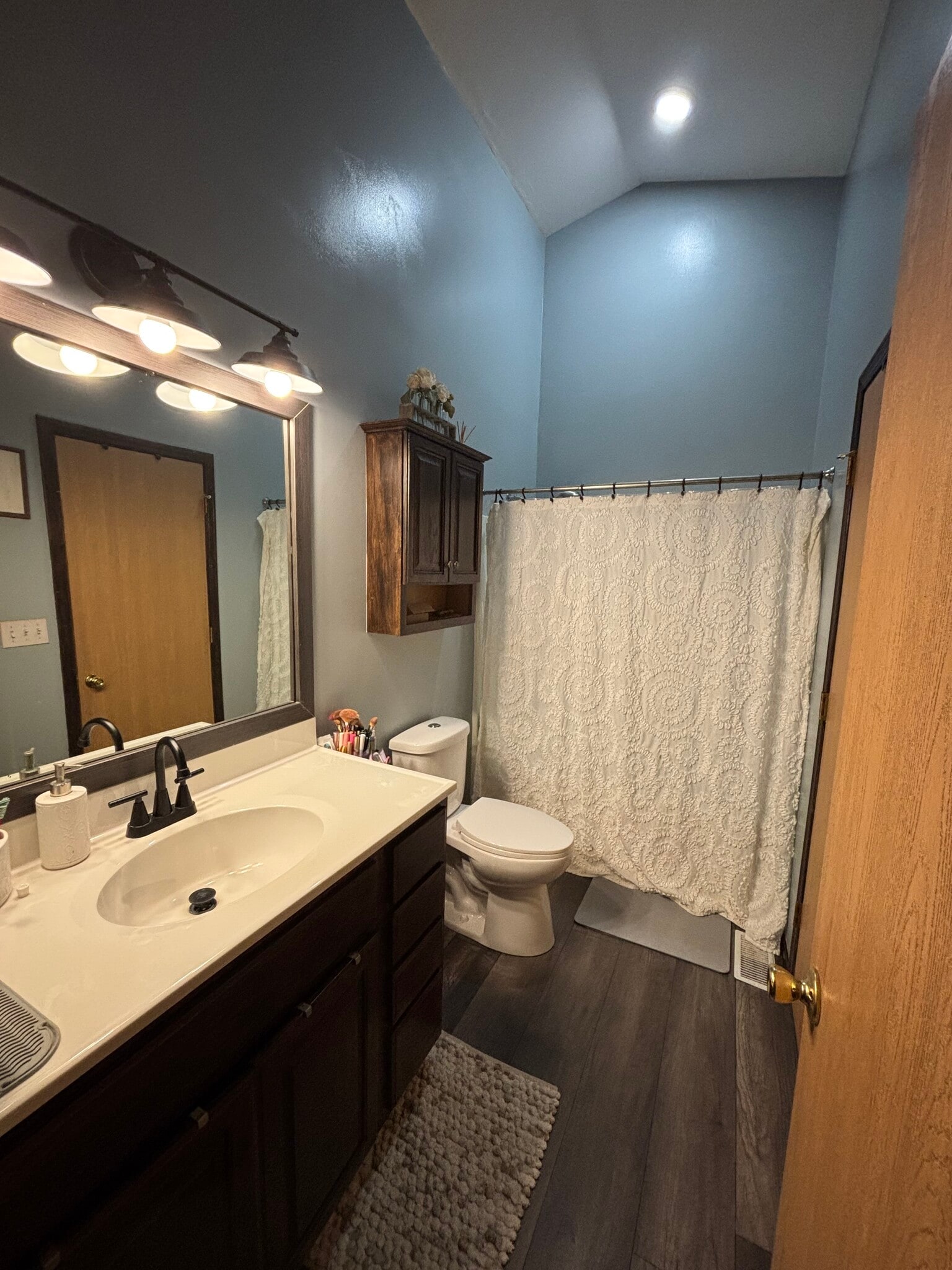 Bathroom upstairs - 1454 Fox Hound Trl