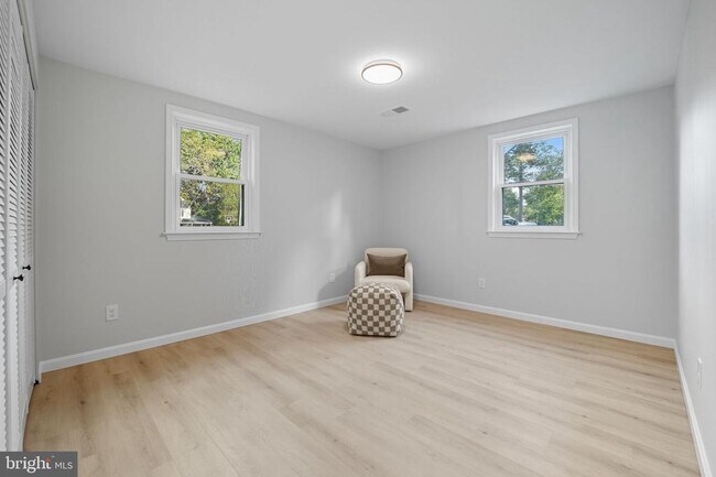 Building Photo - 4512 Sleaford Rd