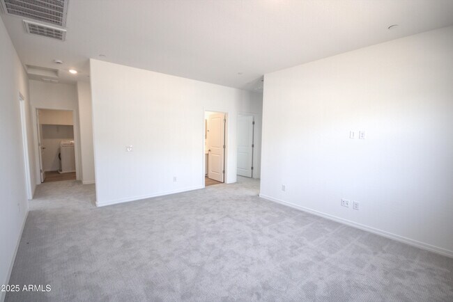 Building Photo - 21326 W Roanoke Ave