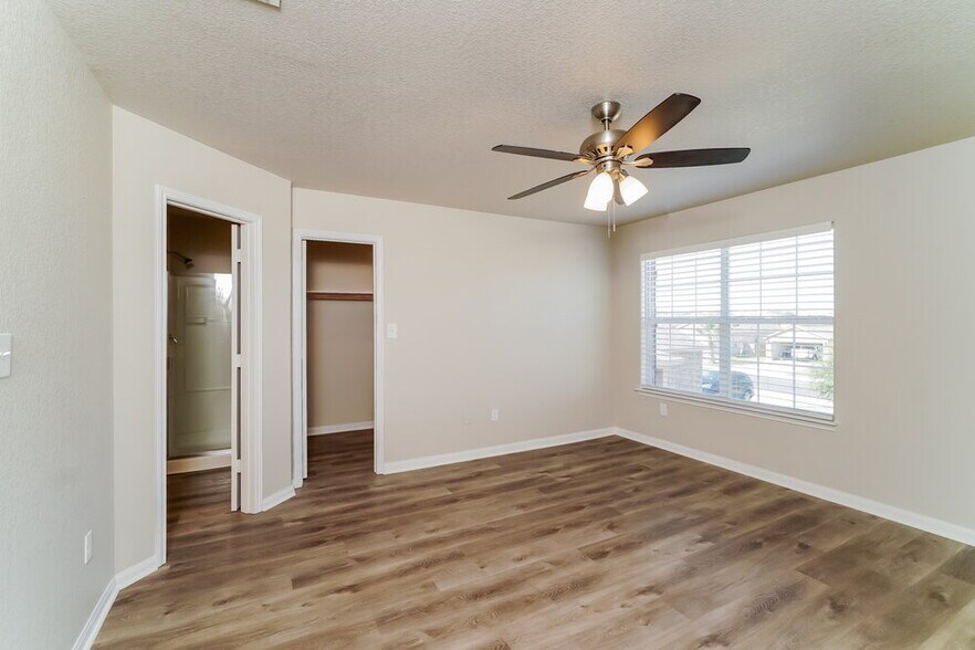 Building Photo - 5410 Chase Canyon