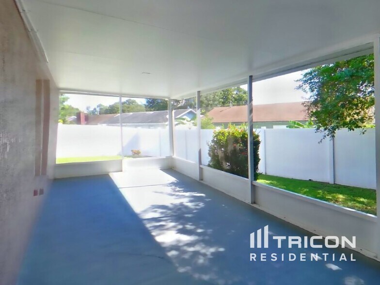 Building Photo - 272 Kings Pond Ave