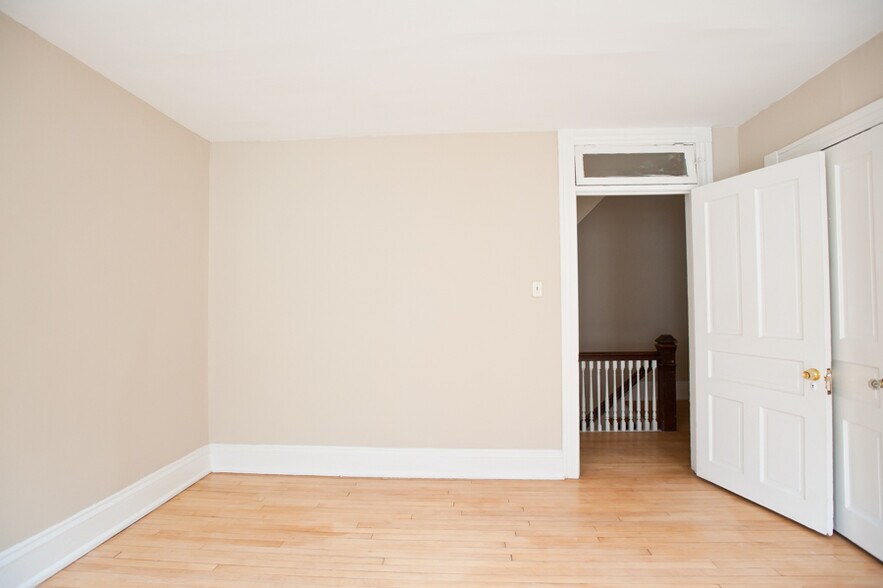 Building Photo - 2216 E Ivanhoe Pl