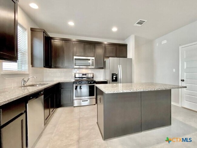 Building Photo - 2148 Pecan Island Dr
