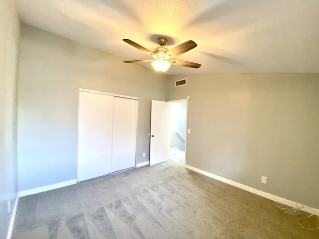 Building Photo - Renovated Townhome with Spacious Yard! W/D...