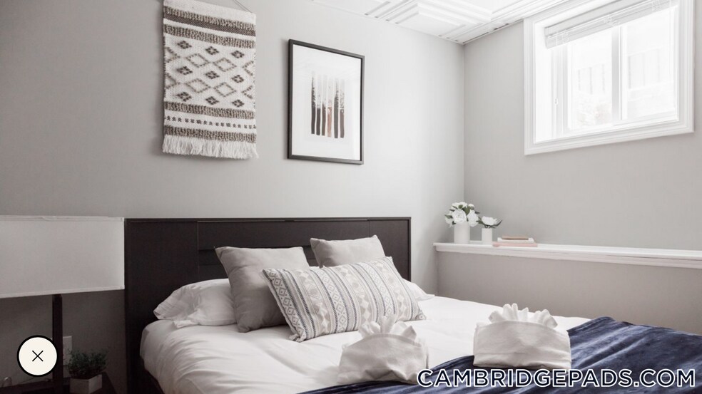 Building Photo - 7 Story St