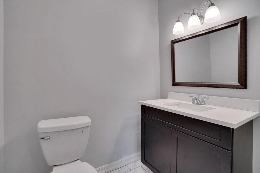 Building Photo - 11 South Munroe Ter