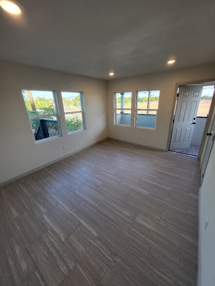 Building Photo - 2417 Castroville Rd