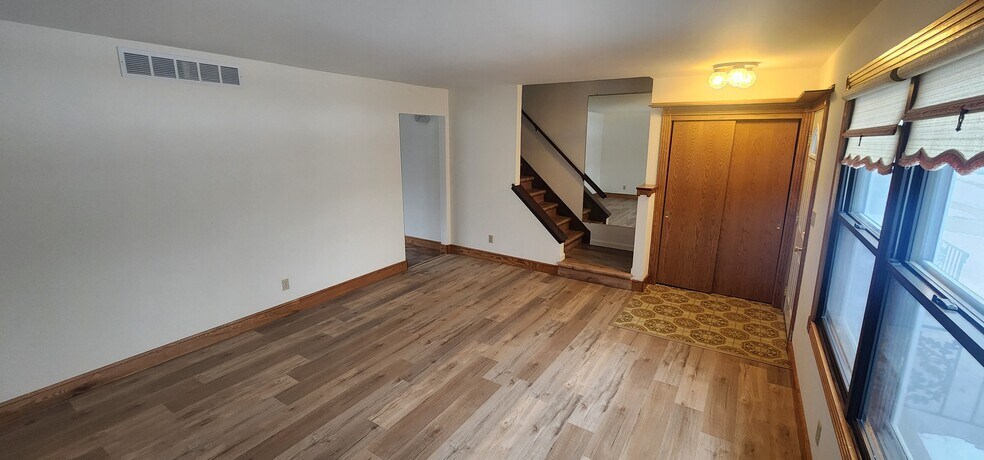 Building Photo - 8101 W Tripoli Ave