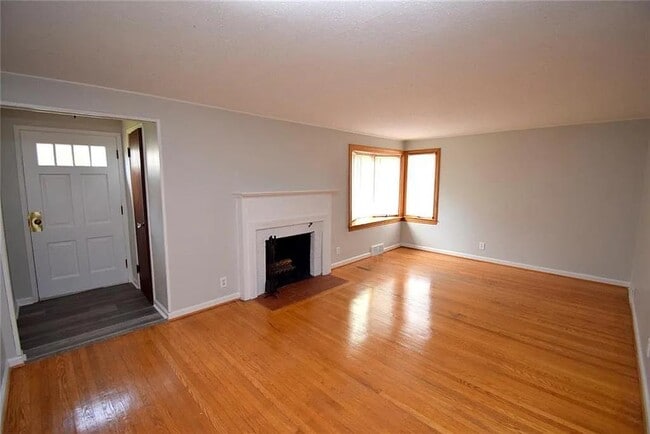 Primary Photo - 406 Tarrington Rd
