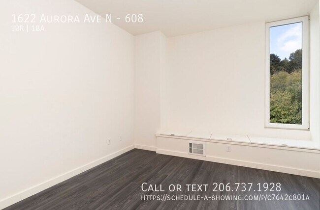Building Photo - 1622 Aurora Ave N