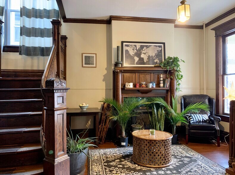 Building Photo - 350 Cobun Avenue