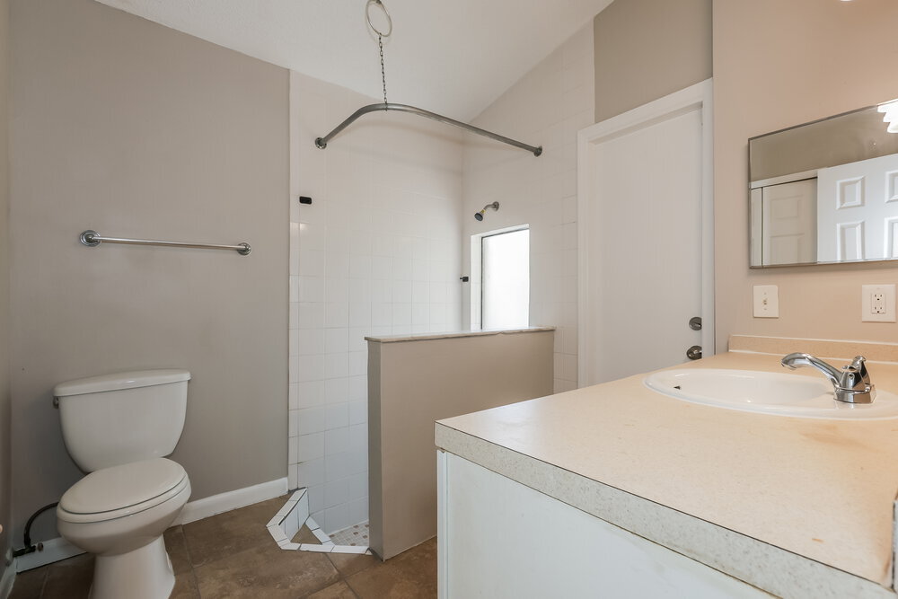 Building Photo - 2027 Helm Ln